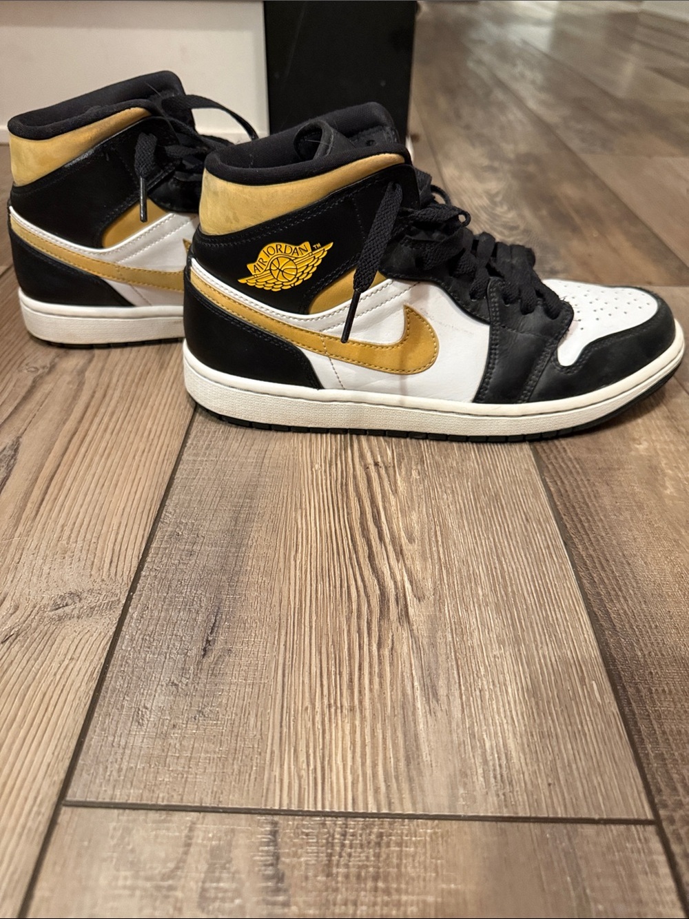 Nike Air Jordan 1  High-Top Sneakers